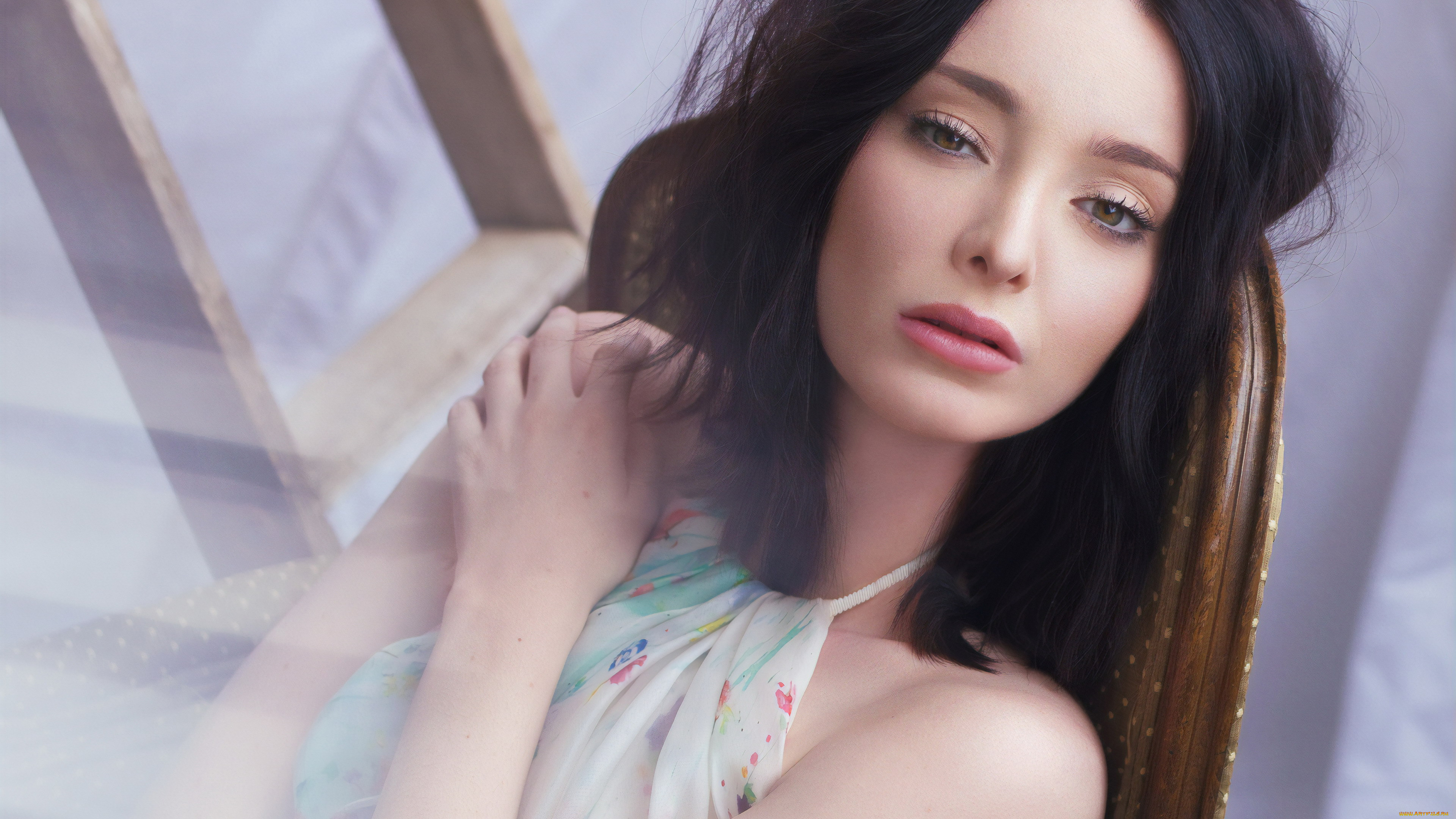 , emma dumont, , , 